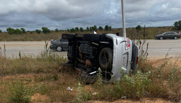 Una mujer herida en vuelco de camioneta en la vía nacional El Tigre ...