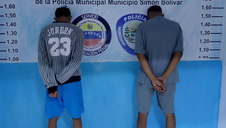 Detenidos Dos Sujetos Señalados De Cometer Un Robo De Celular En